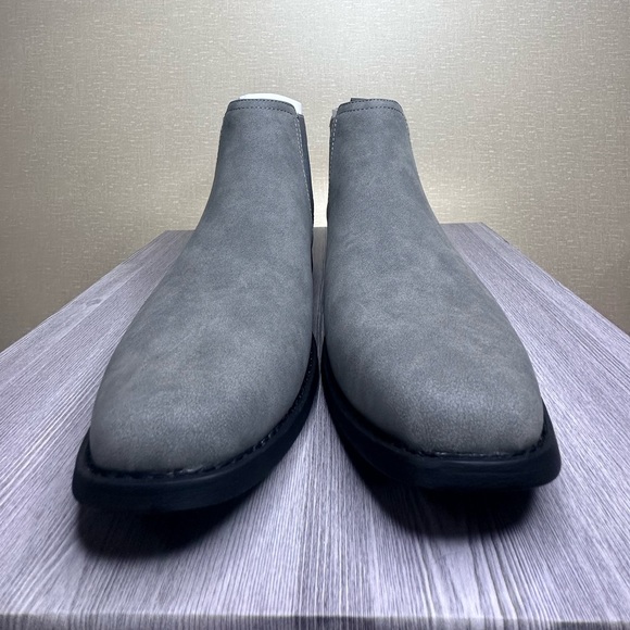 NWT - Perry Ellis Men’s - Chris - Chelsea Boot - Grey Suede - 9.5 - Picture 4 of 4
